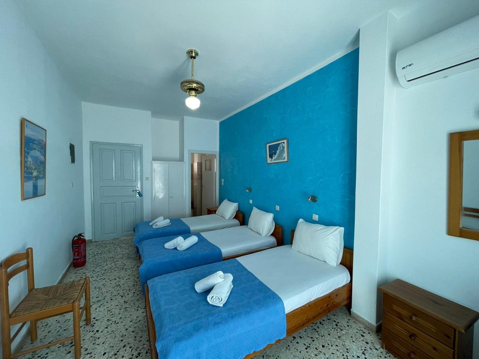 Dilino Hotel Kamari  Phòng bức ảnh