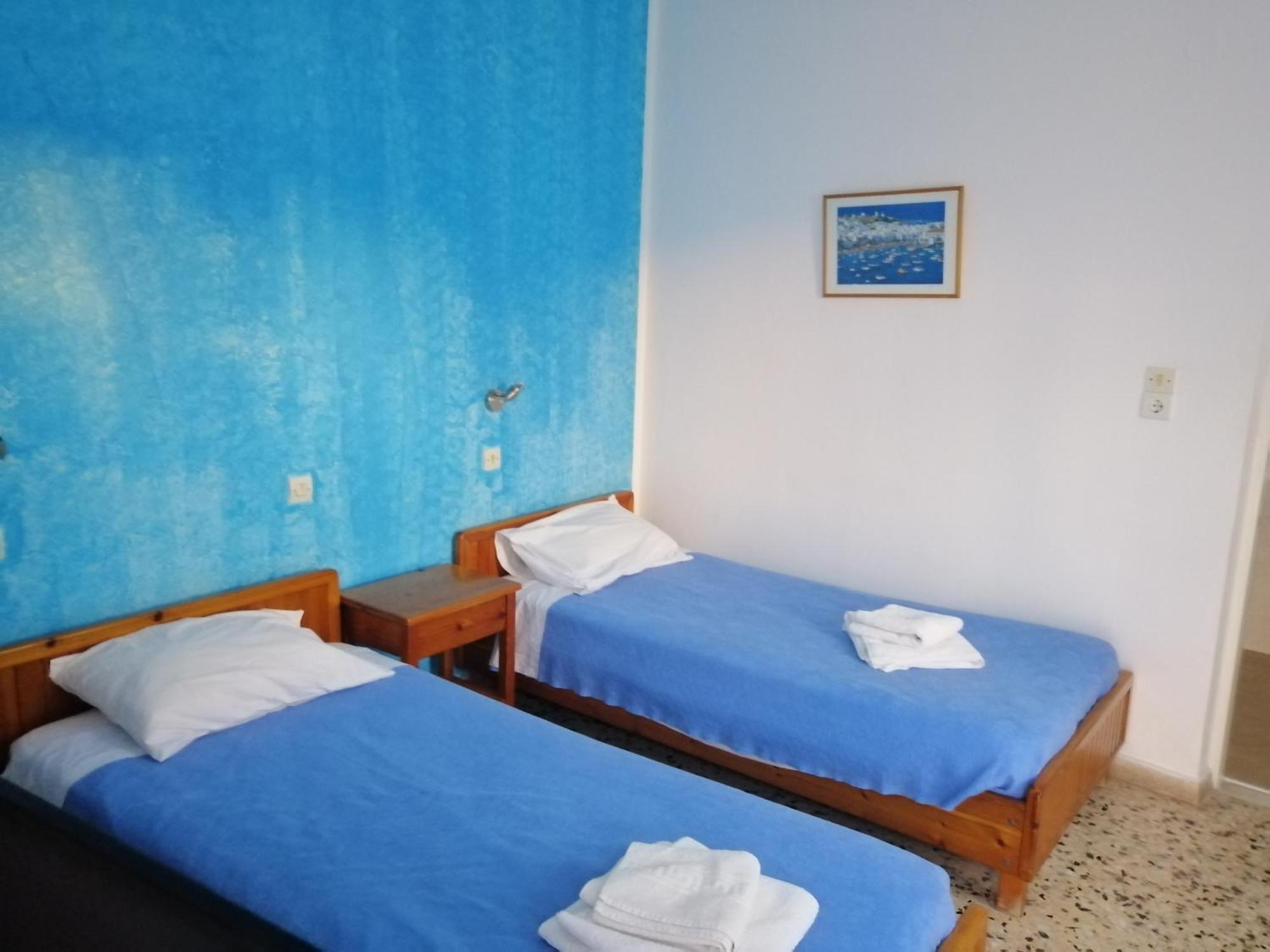 Dilino Hotel Kamari  Phòng bức ảnh
