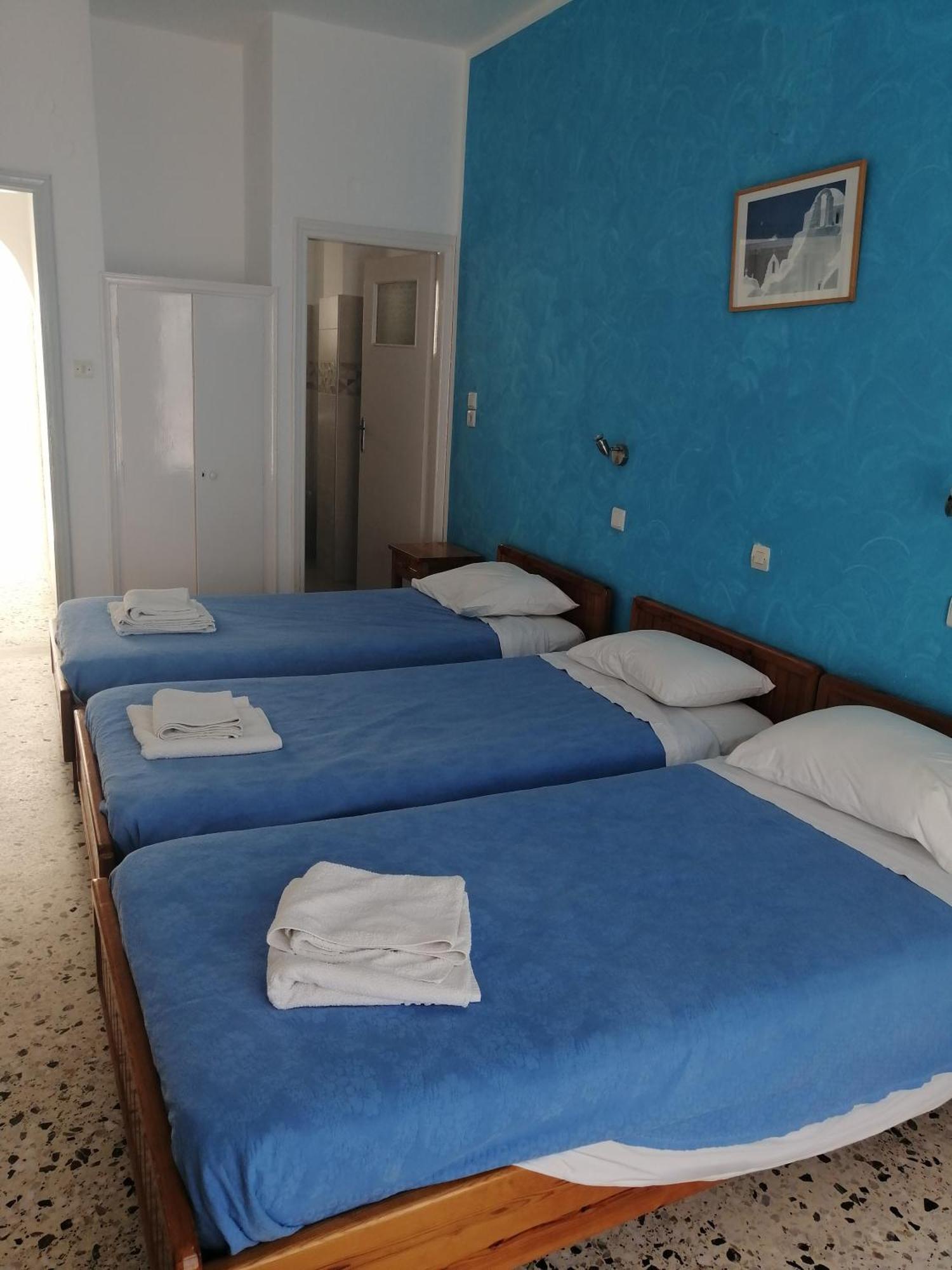 Dilino Hotel Kamari  Phòng bức ảnh