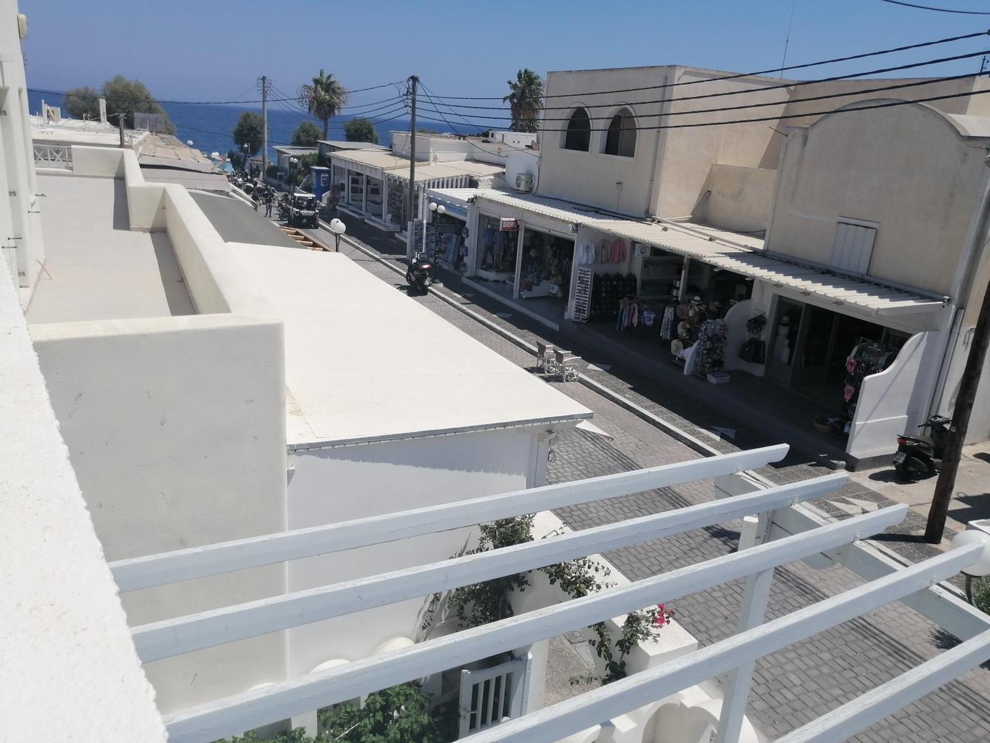 Dilino Hotel Kamari  Phòng bức ảnh